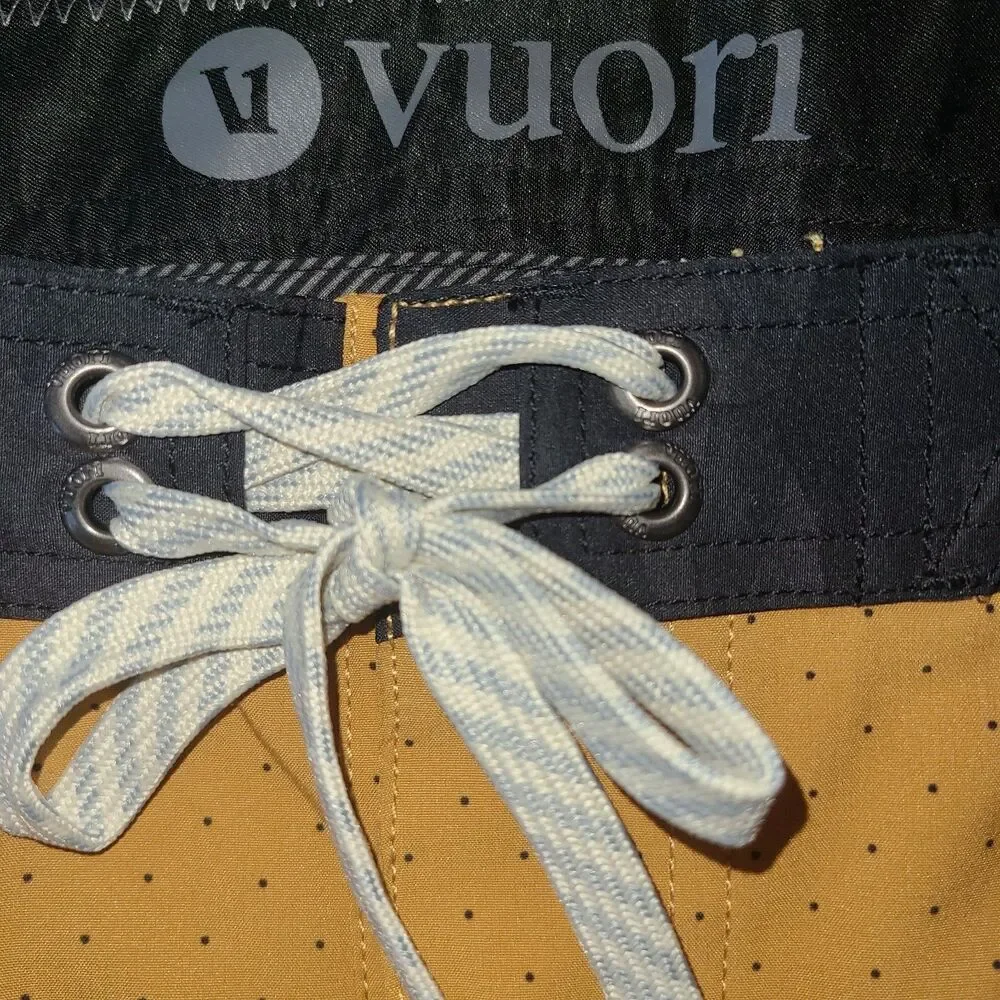 Vuori Cruise Boardshorts Mens 36 Gold Black Micro Dot Stretch Swim Trunks Surf